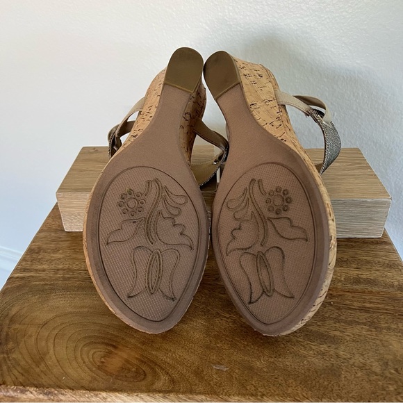 NINE WEST light gold cork wedge sandals stretchy back strap with box - Picture 6 of 6